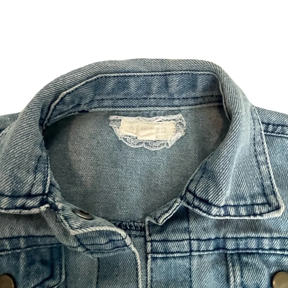 btween Girls Light Blue Denim Jean Jacket. Size: 2T. Good Condition. - Picture 4 of 4